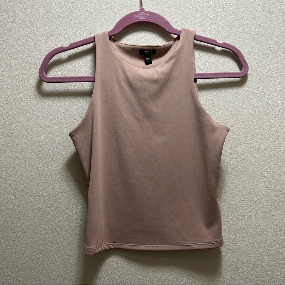 Body contour tank